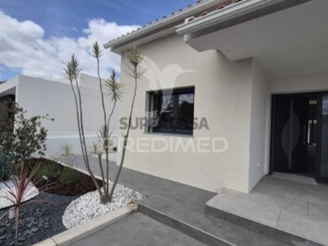 Apartamento T4 em Fernão Ferro