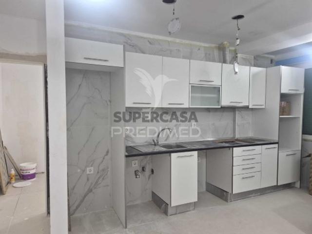Apartamento T4 em Laranjeiro e Feijó