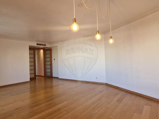 Apartamento T4 em Lisboa
