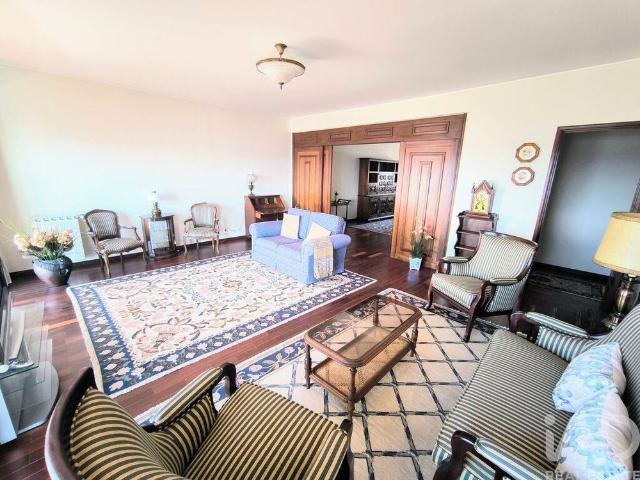 Apartamento T4 em Lisboa