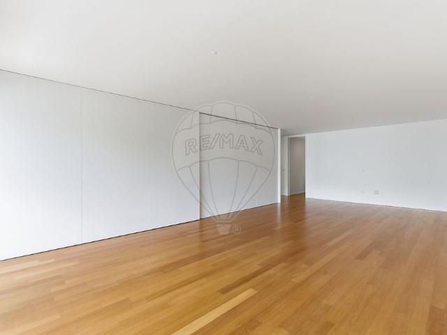 Apartamento T4 em Lisboa