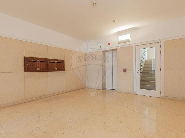 Apartamento T4 em Lisboa