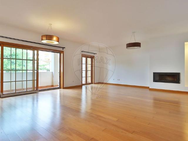 Apartamento T4 em Lisboa