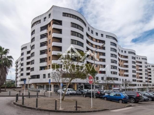 Apartamento T4 em Loures