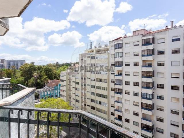 Apartamento T4 em Lumiar