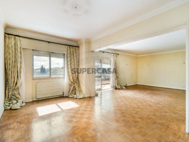Apartamento T4 em Lumiar