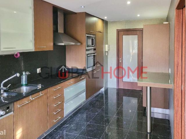 Apartamento T4 em Maia