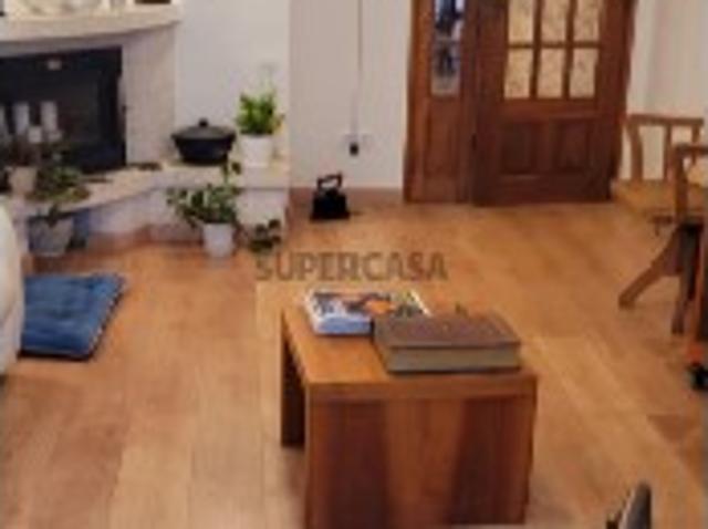 Apartamento T4 em Massamá e Monte Abraão