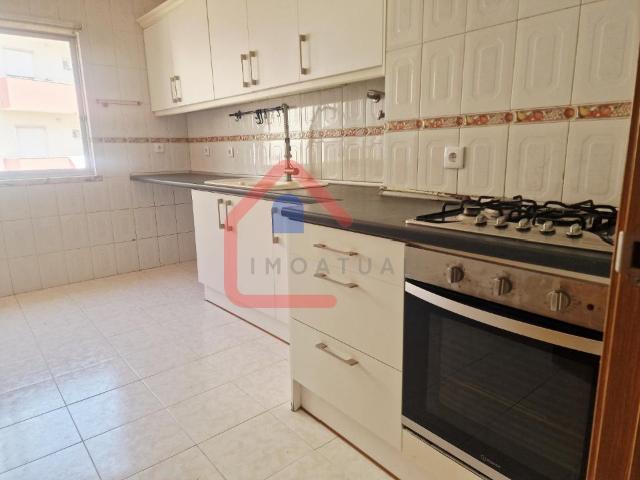 Apartamento T4 em Mercês