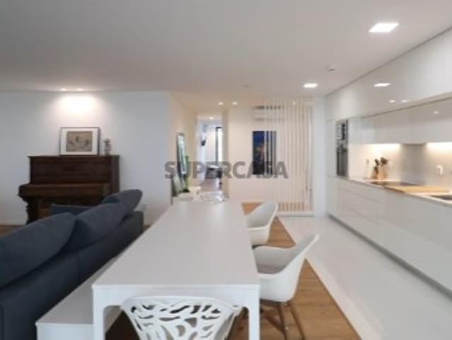 Apartamento T4 em Olhão
