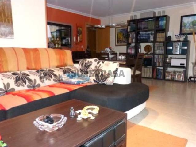Apartamento T4 em Olivais