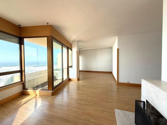Apartamento T4 em Porto