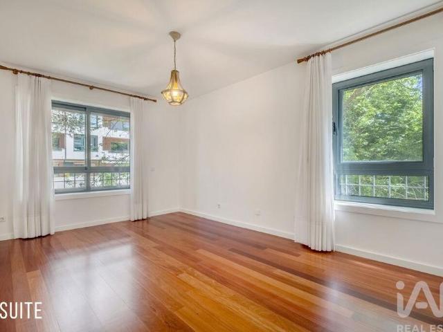 Apartamento T4 em Porto