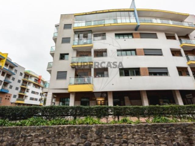 Apartamento T4 em Ramada e Caneças