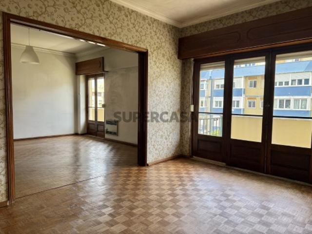 Apartamento T4 em São Domingos de Benfica