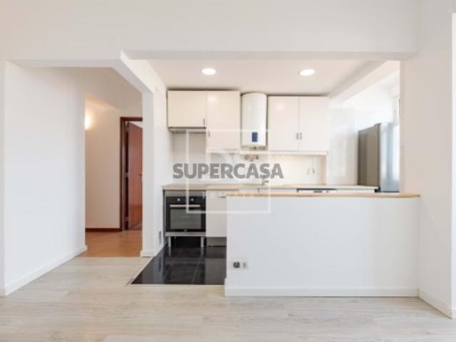 Apartamento T4 em São Sebastião