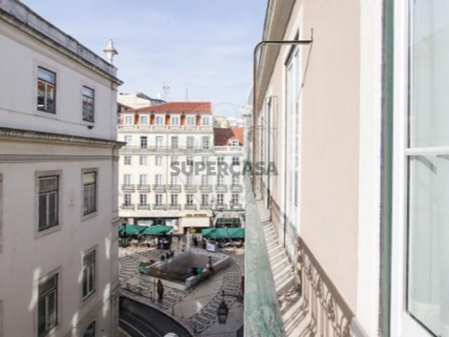 Apartamento T4 em Santa Maria Maior