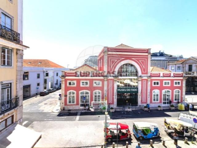 Apartamento T4 em Santa Maria Maior