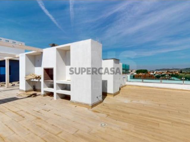Apartamento T4 em Santo Antão e São Julião do Tojal
