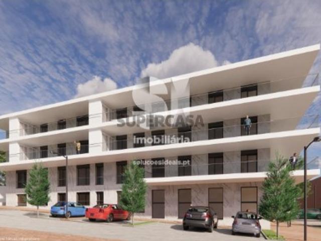 Apartamento T4 em Santo António dos Olivais