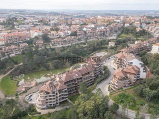 Apartamento T4 em Santo António dos Olivais