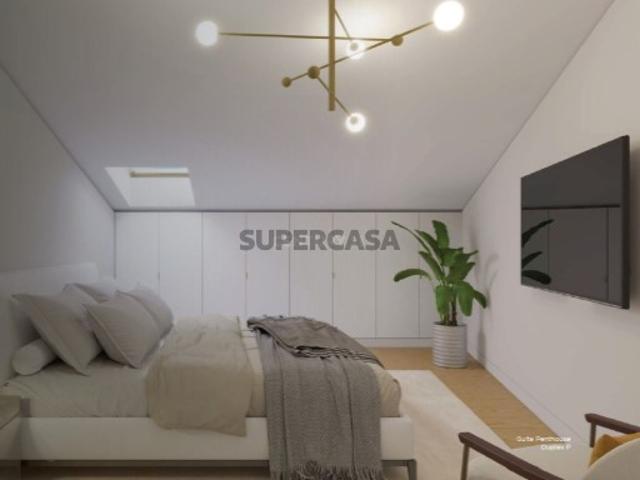 Apartamento T4 em Santo António dos Cavaleiros e Frielas