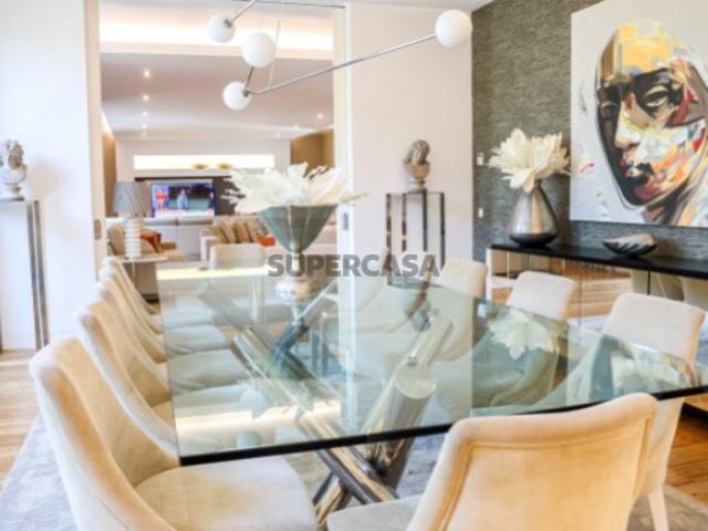 Apartamento T4 em Santo António