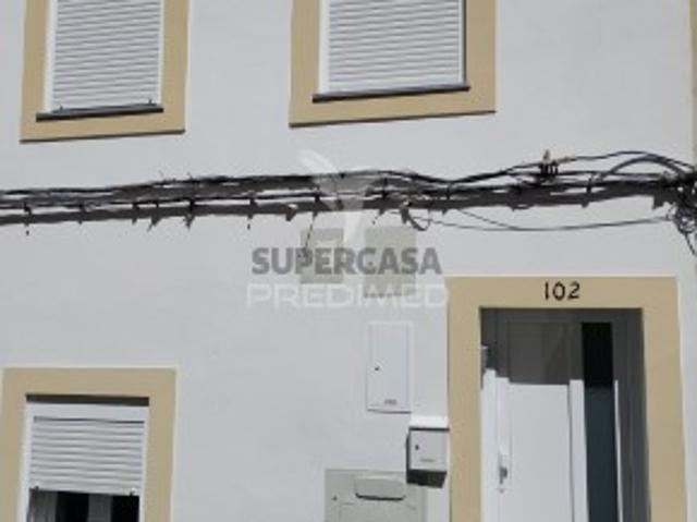 Apartamento T4 em Sé e São Lourenço