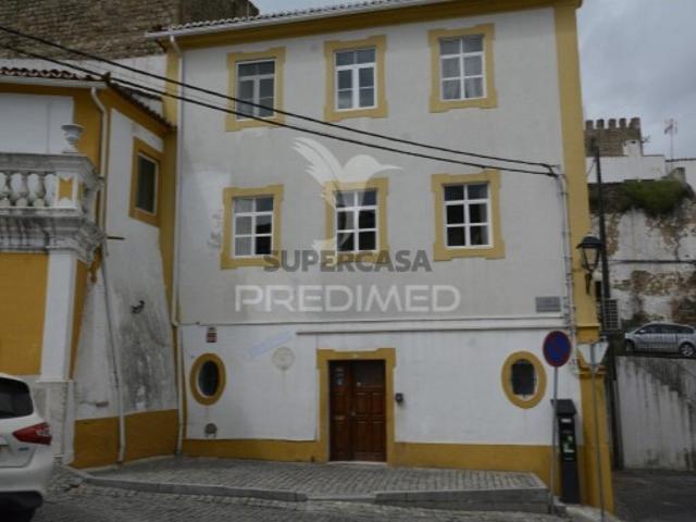 Apartamento T4 em Sé e São Lourenço