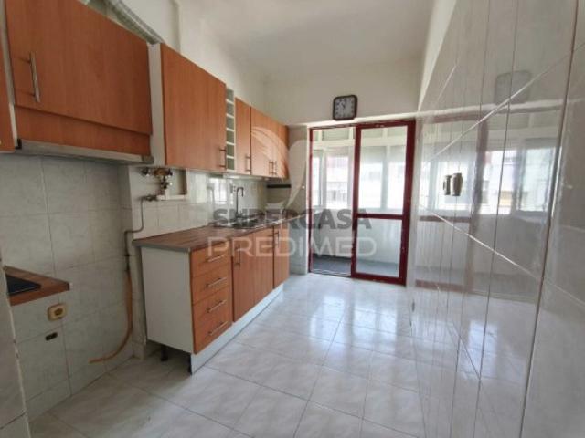 Apartamento T4 em Paio Pires