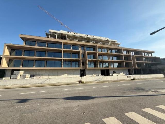 Apartamento T4 Esq. 4 Suítes Novo Piso 1 Paços de Ferreira