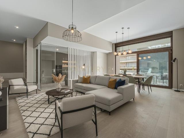 Apartamento T4 Exclusivo em Primeira Linha de Mar | Canidelo