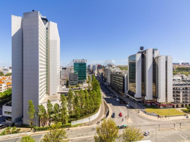 Apartamento T4, Exclusivo nas Twin Towers| em Campolide Lisboa Próximo El Corte Inglês