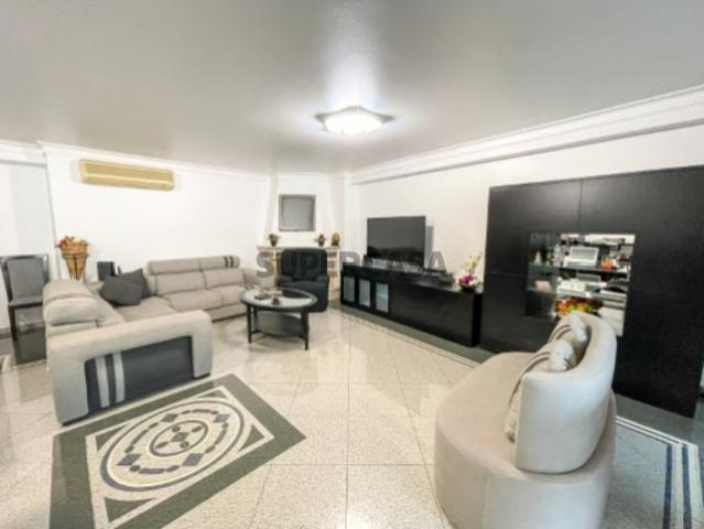 Apartamento T4 Lumiar