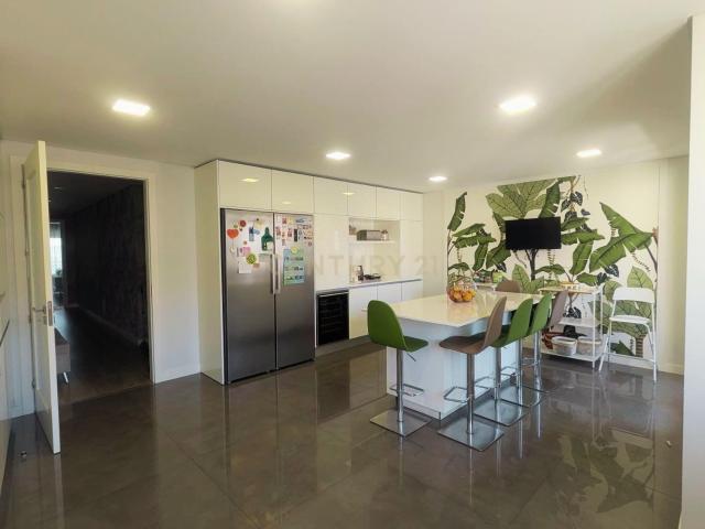 Apartamento T4 Luxuoso em Loures, Lisboa