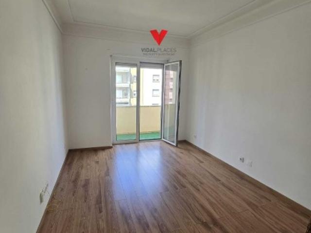 Apartamento T4 na Av Roma Alvalade