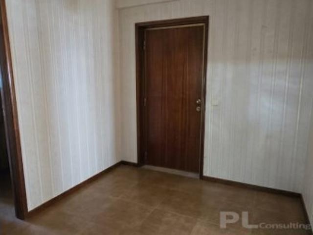 APARTAMENTO T4 NA AVENIDA DA REPÚBLICA, PROXIMO DE TUDO, ÚLTIMO PISO