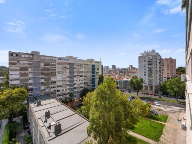 Apartamento T4 na Avenida Estados Unidos América, Alvalade