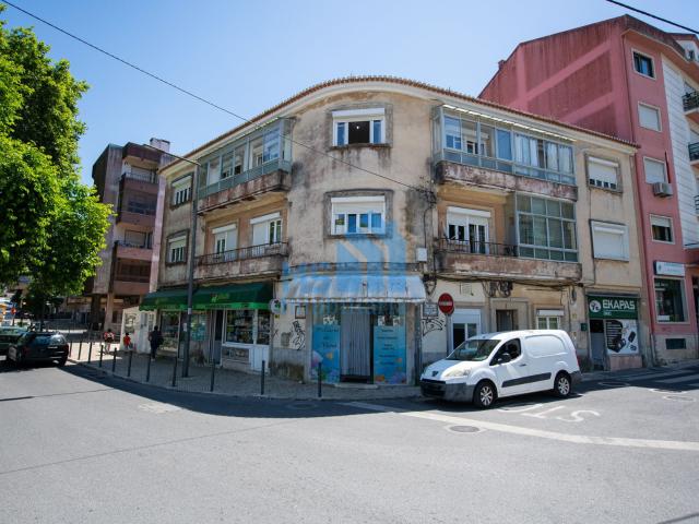 APARTAMENTO T4 NAS MERCÊS