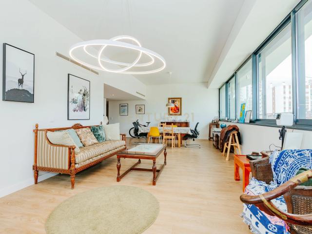 Apartamento T4 no VALRIO, Olivais