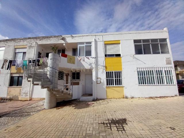 Apartamento T4 no Afonsoeiro, Montijo
