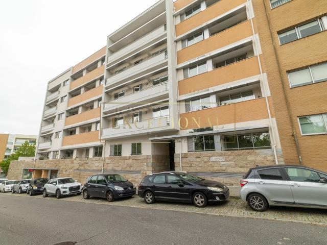 Apartamento T4 no centro da Maia