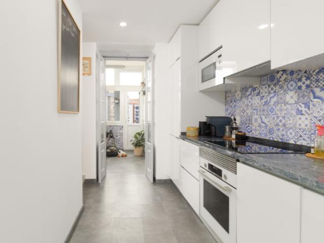 Apartamento T4 no Centro de Algés