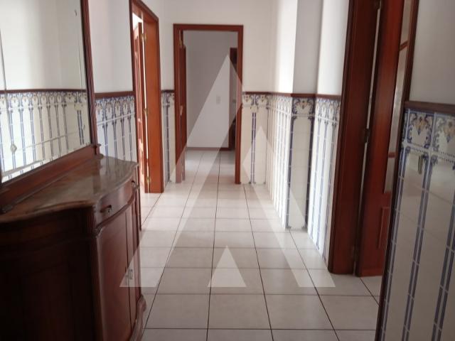 Apartamento T4 no centro de Oliveira do Bairro para arrendamento