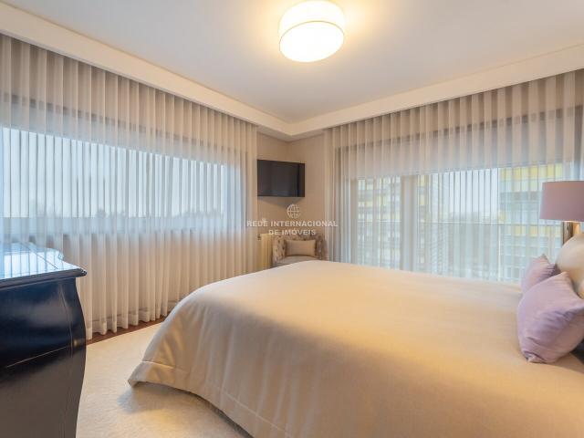 Apartamento T4 no Lake Towers, em Vila Nova de Gaia