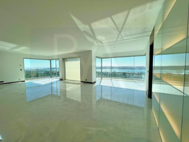 Apartamento T4 no Restelo| Penthouse | Vista Tejo | Rooftop com Piscinas | Sky Restelo | Lisboa