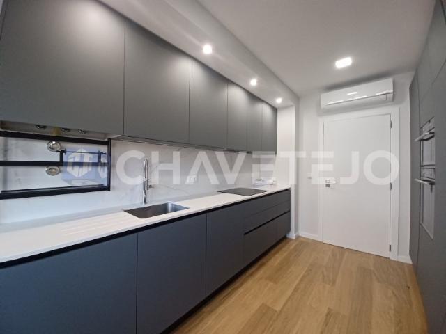 Apartamento T4 Novo com cozinha equipada e garagem em Tomar