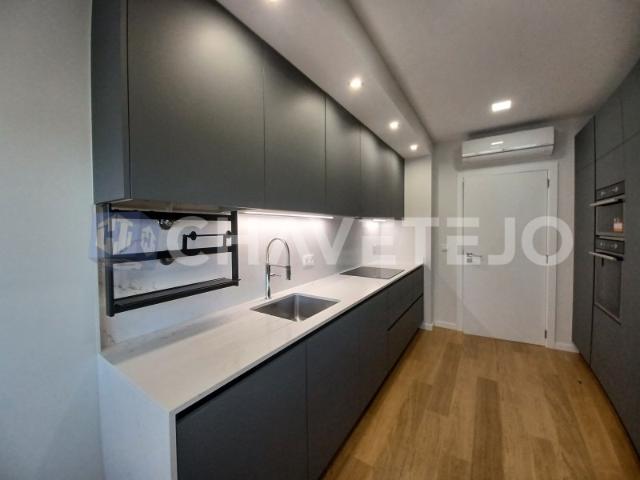 Apartamento T4 Novo com garagem e arrecadação em Tomar