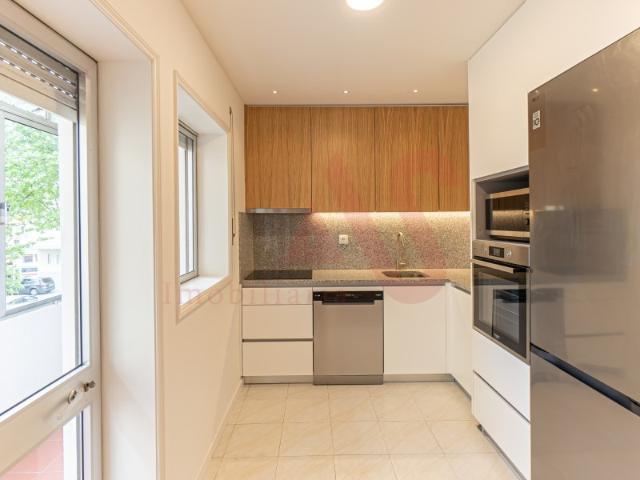 Apartamento T4 para arrendamento no Castêlo da Maia