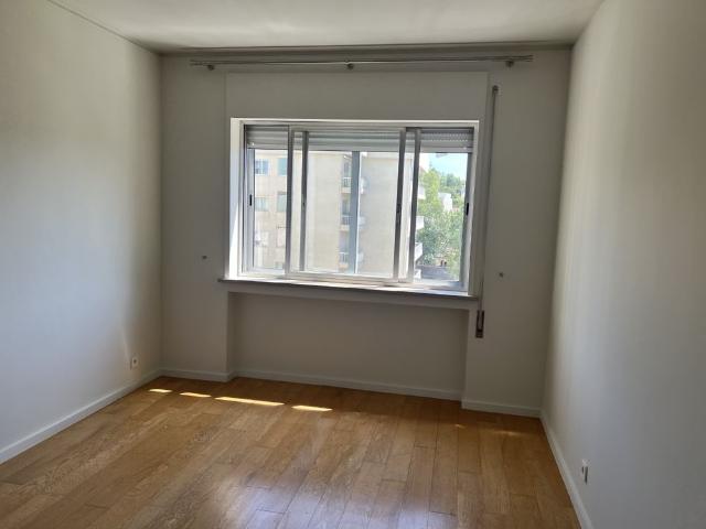 Apartamento T4 para arrendar junto ao Parque da Cidade do Porto